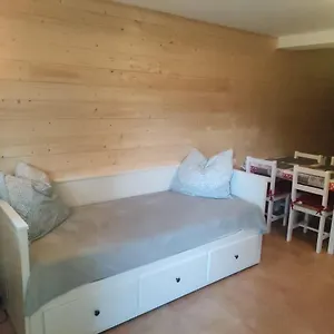 Très Joli Refait à Neuf Au Calme Appartement
